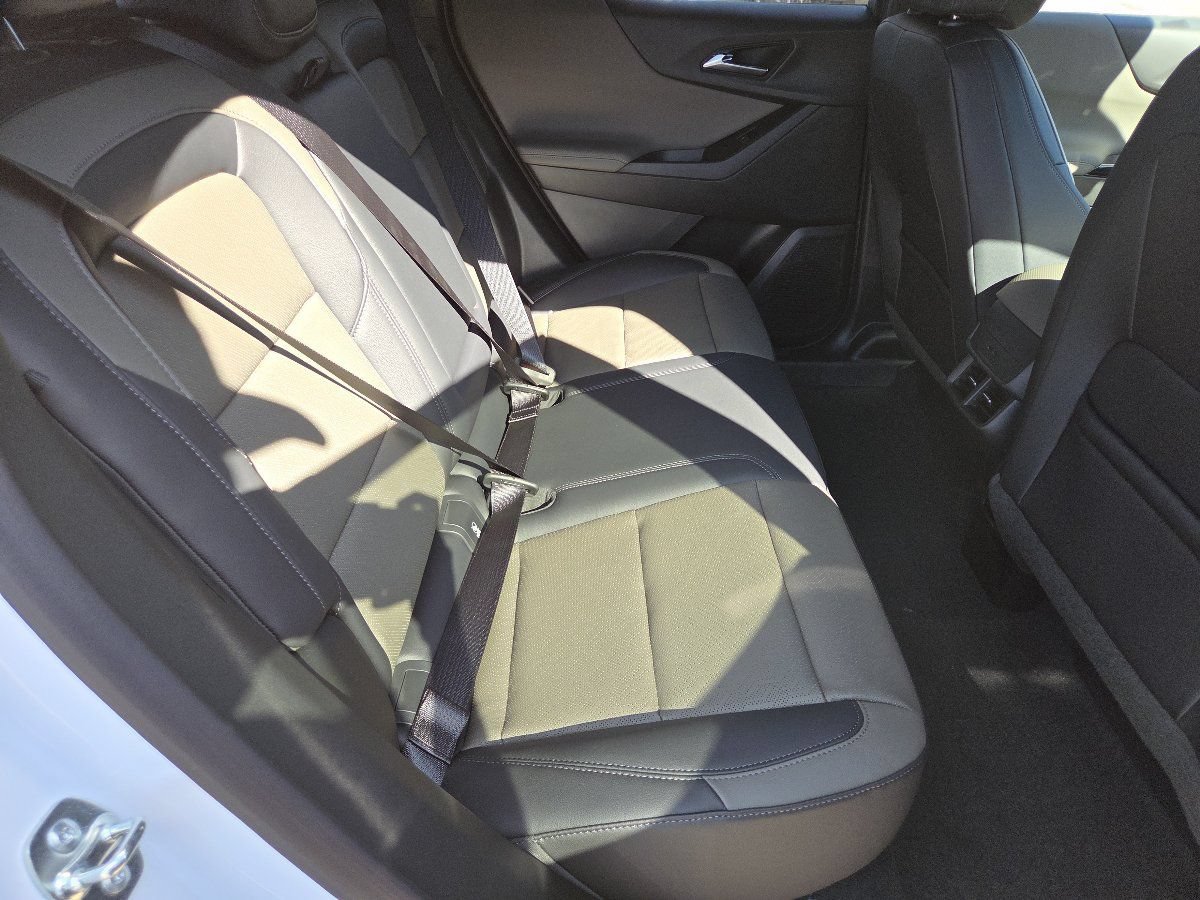 2027 Chevrolet Equinox LT - Photo 24