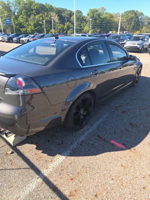 2009 Pontiac G8 GT photo 2