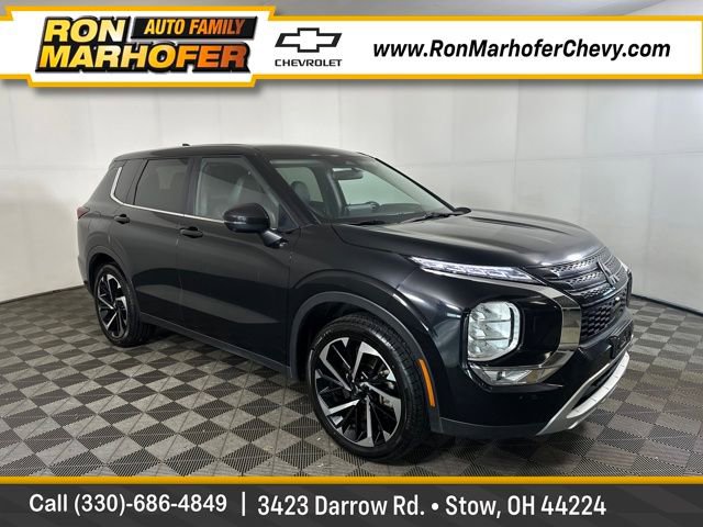 2024 Mitsubishi Outlander SE's photo