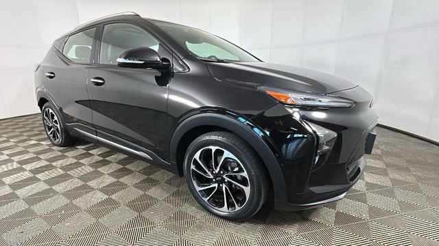 Used 2022 Chevrolet Bolt EUV Premier with VIN 1G1FZ6S03N4107729 for sale in Stow, OH