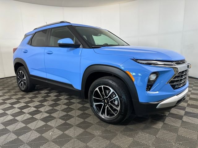 2024 Chevrolet Trailblazer LT photo 2