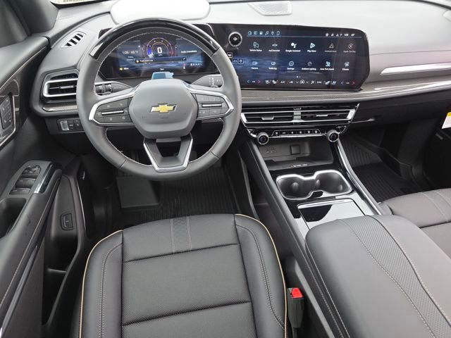 2026 Chevrolet Traverse High Country photo 2