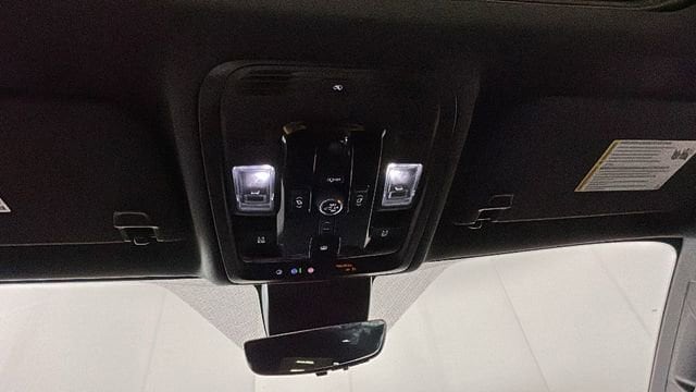 2026 Chevrolet Suburban Premier - Photo 25