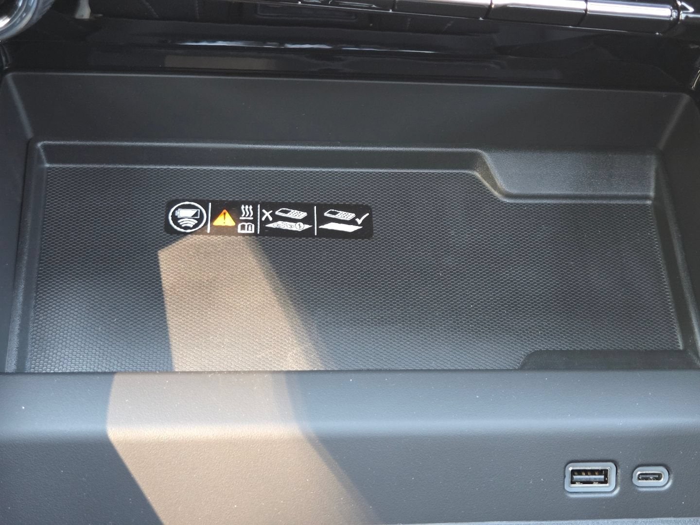 2026 Chevrolet Tahoe Premier - Photo 14