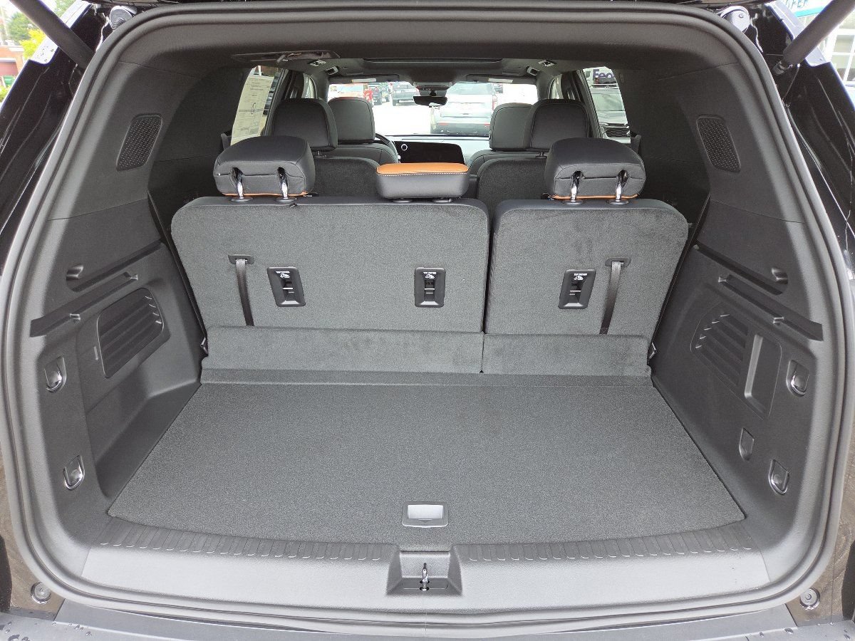 2027 Chevrolet Traverse Z71 - Photo 22