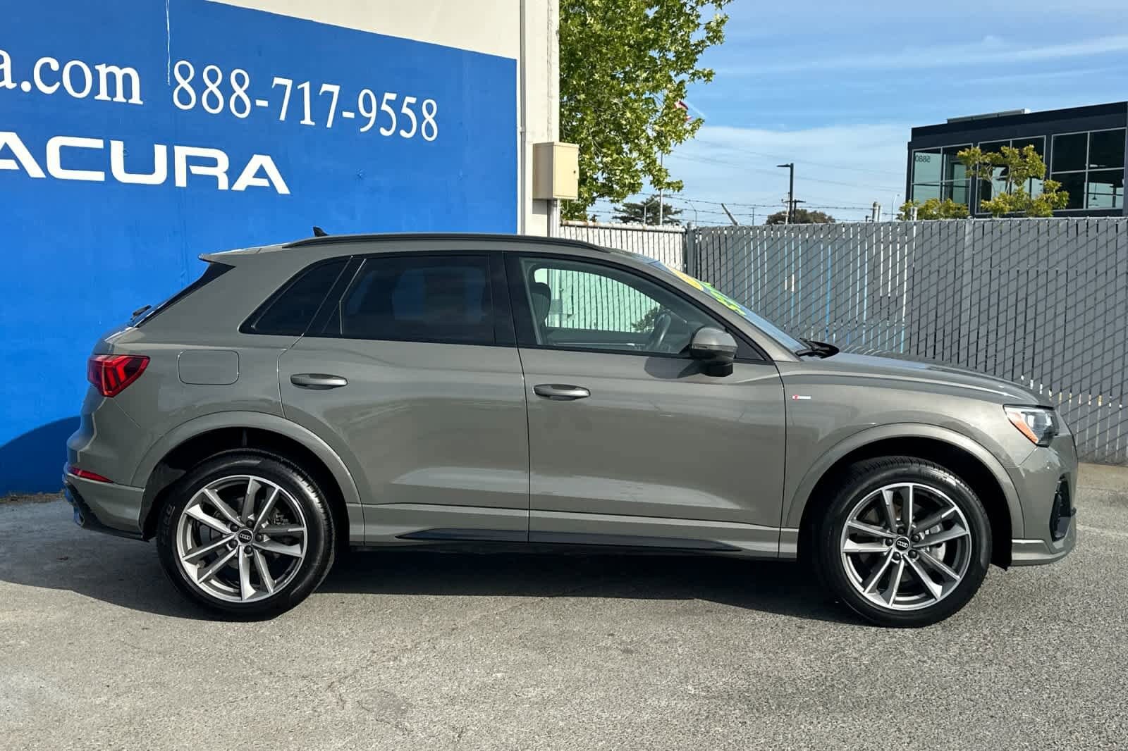2022 Audi Q3 45 TFSI S line Premium photo 2