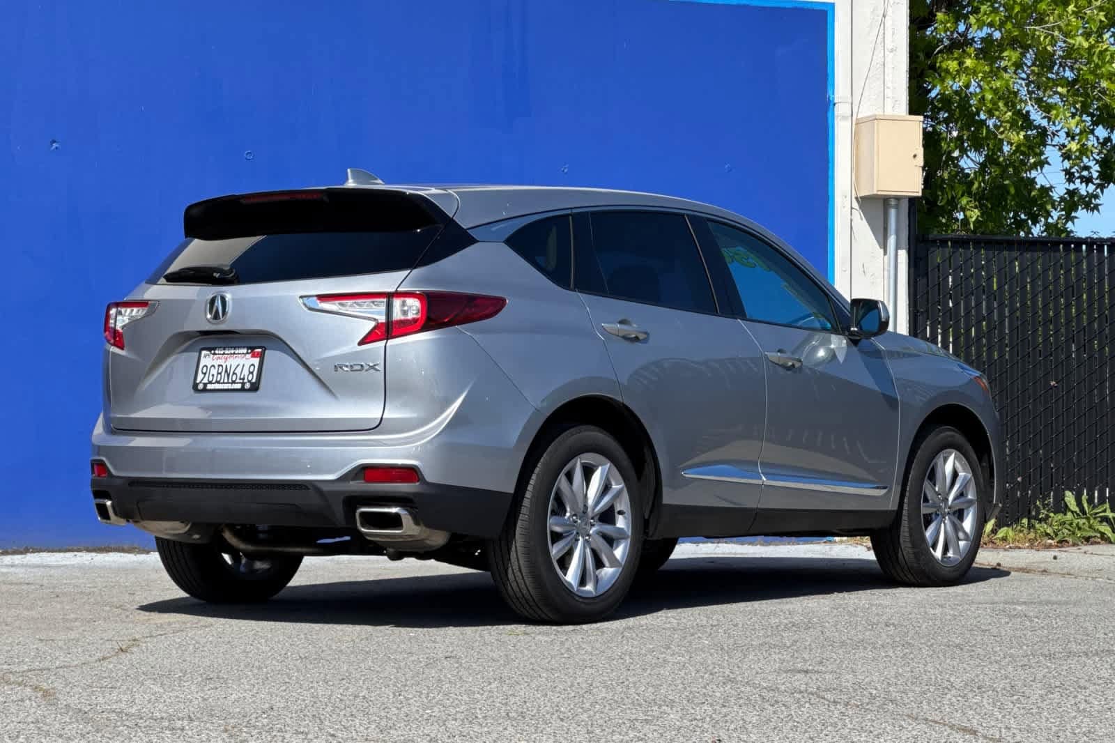 2023 Acura RDX photo 2