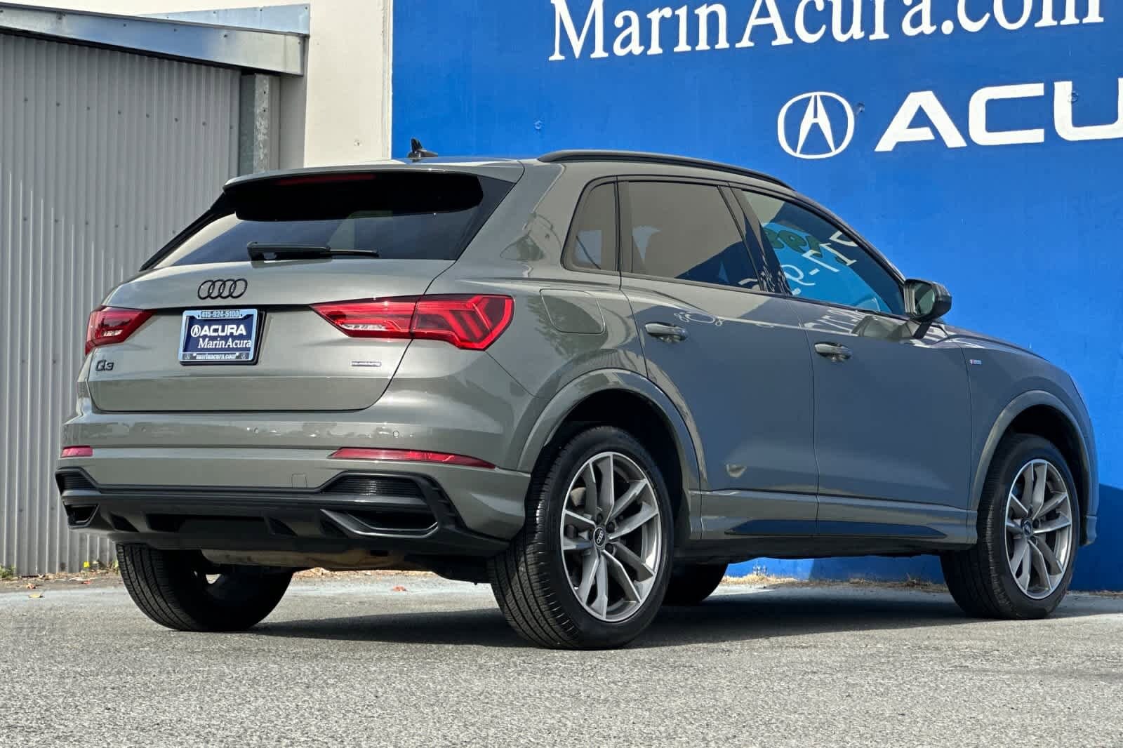 2022 Audi Q3 45 TFSI S line Premium photo 3