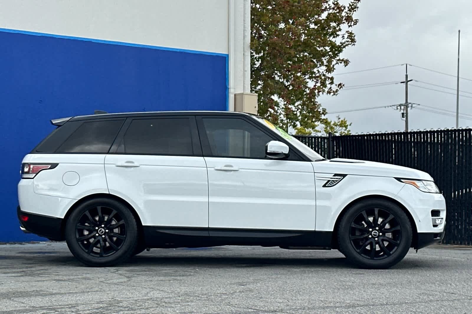 2017 Land Rover Range Rover Sport SuperCharged HSE photo 2