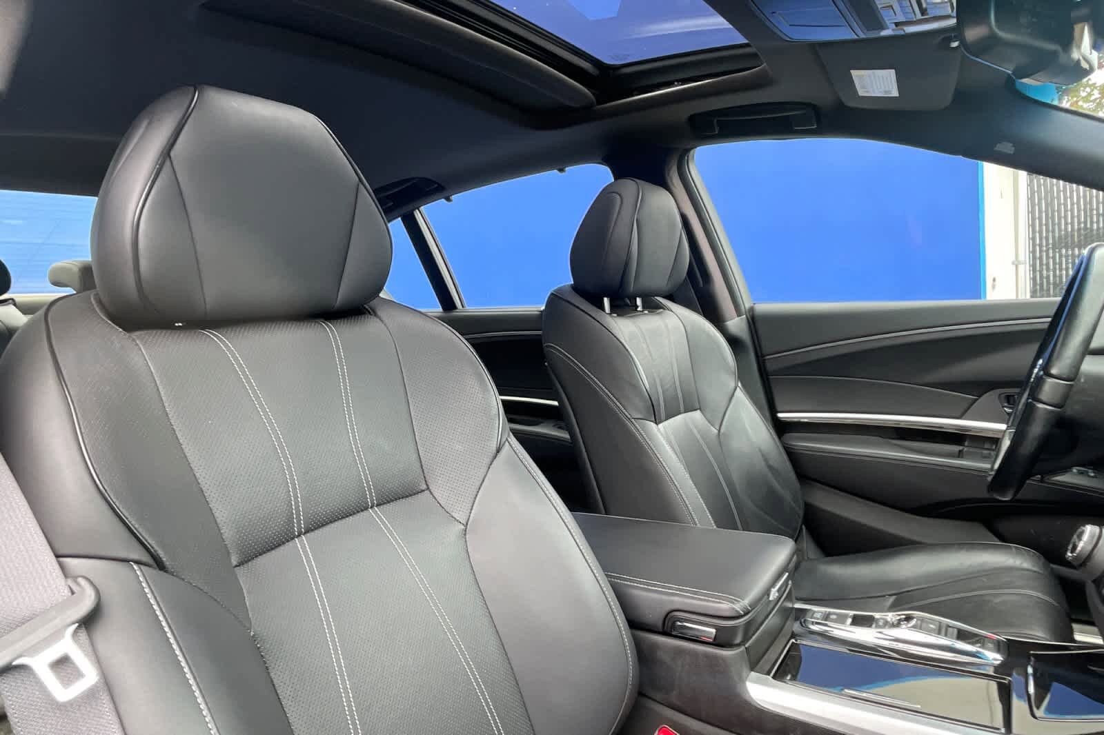 2018 Acura RLX Sport Hybrid SH-AWD Advance photo 4