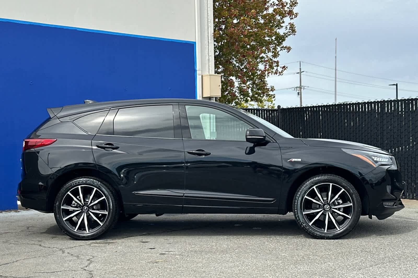2025 Acura RDX A-Spec Advance photo 3