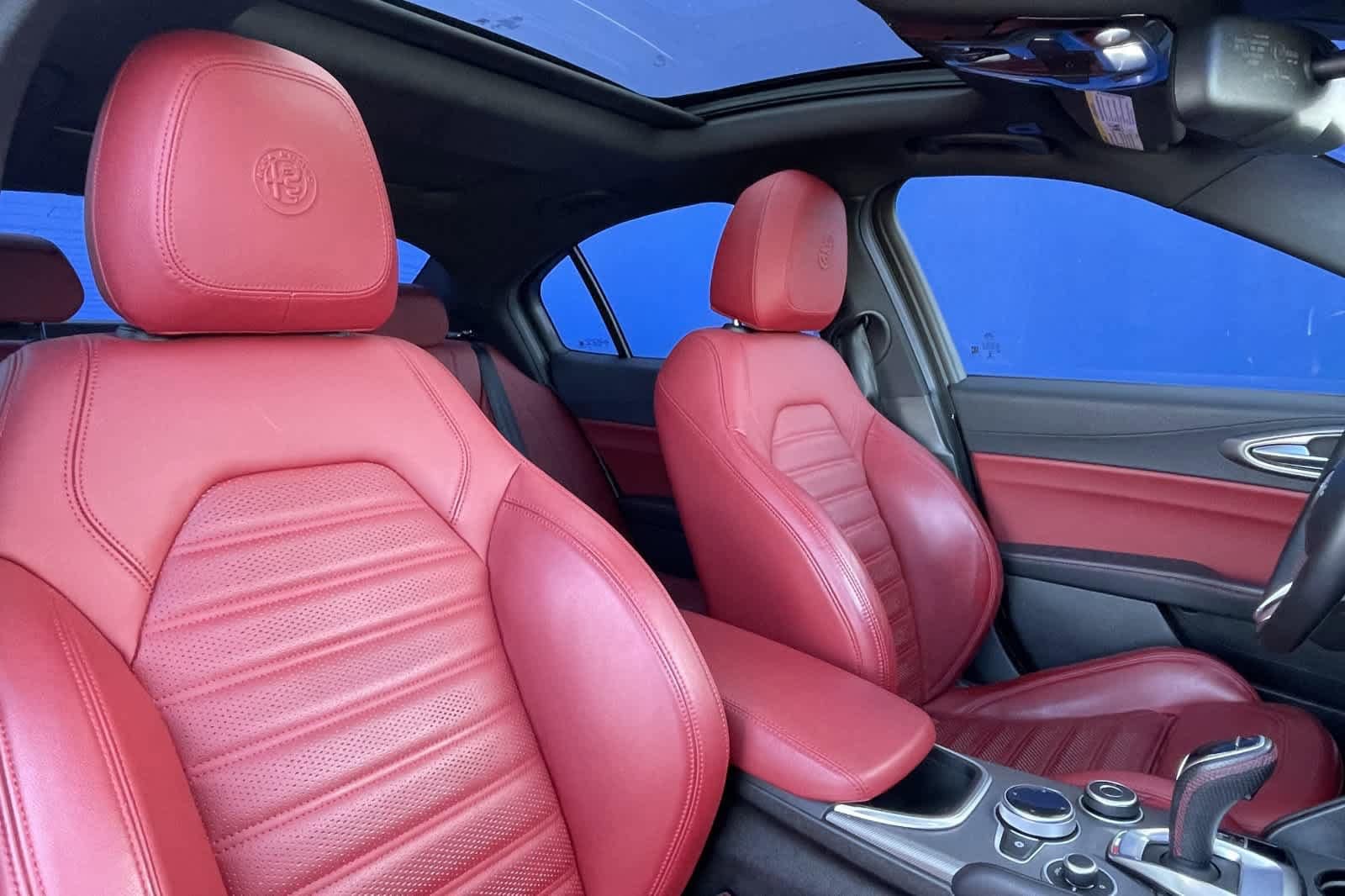 2021 Alfa Romeo Giulia Ti photo 2