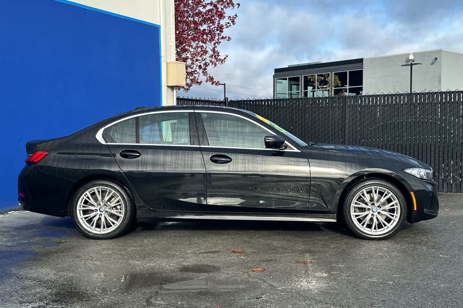 2024 Bmw 330i xDrive photo 2