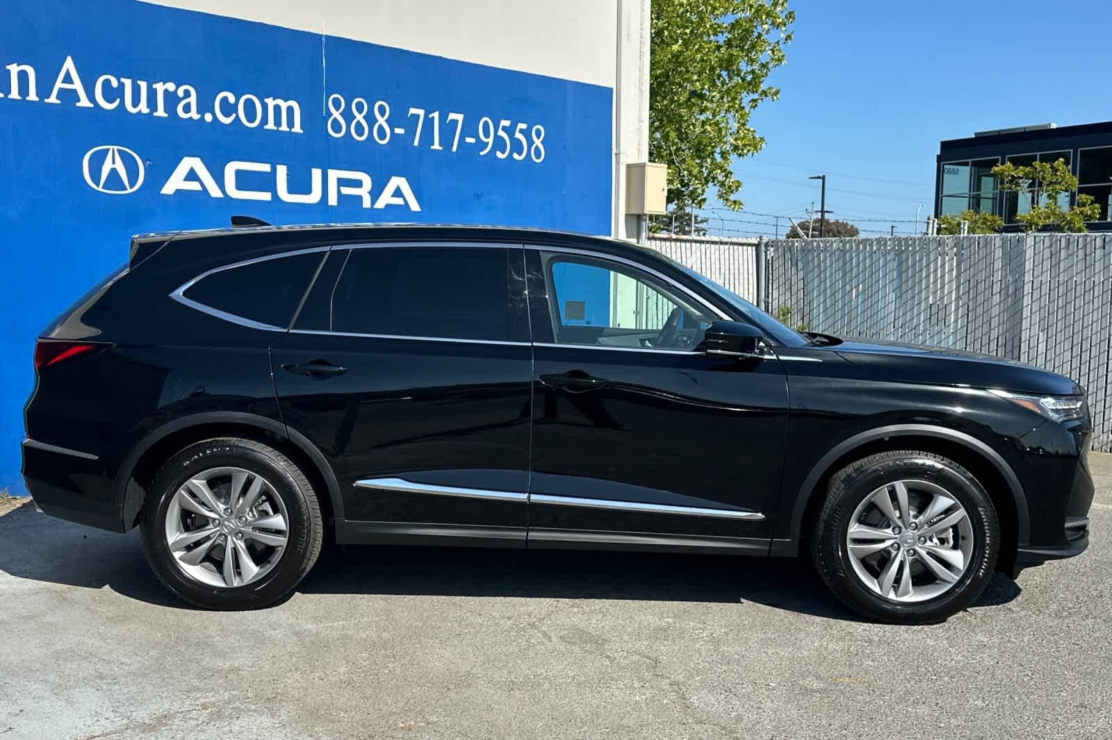 2025 Acura MDX SH-AWD photo 3