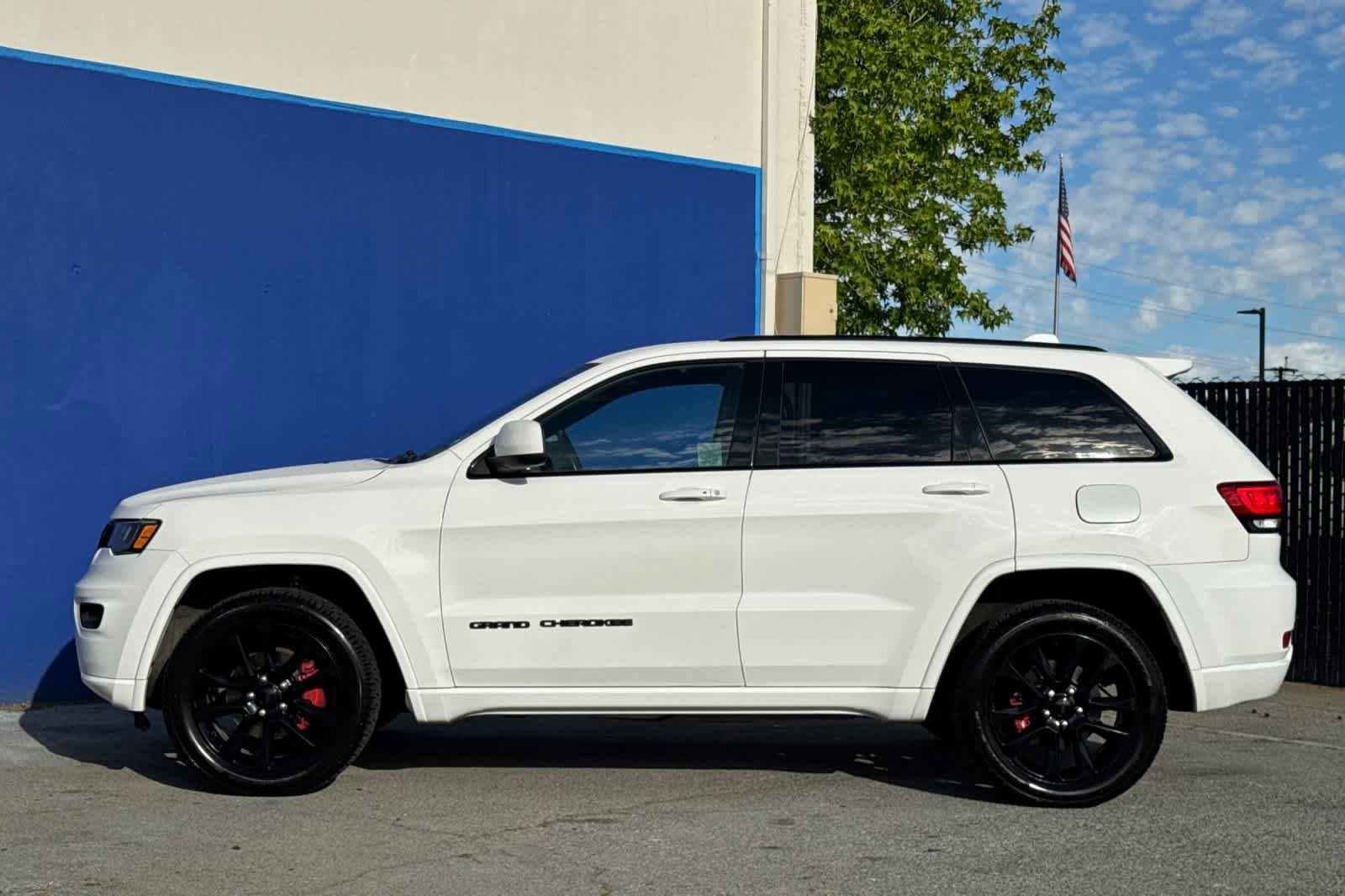 2020 Jeep Grand Cherokee Altitude photo 5