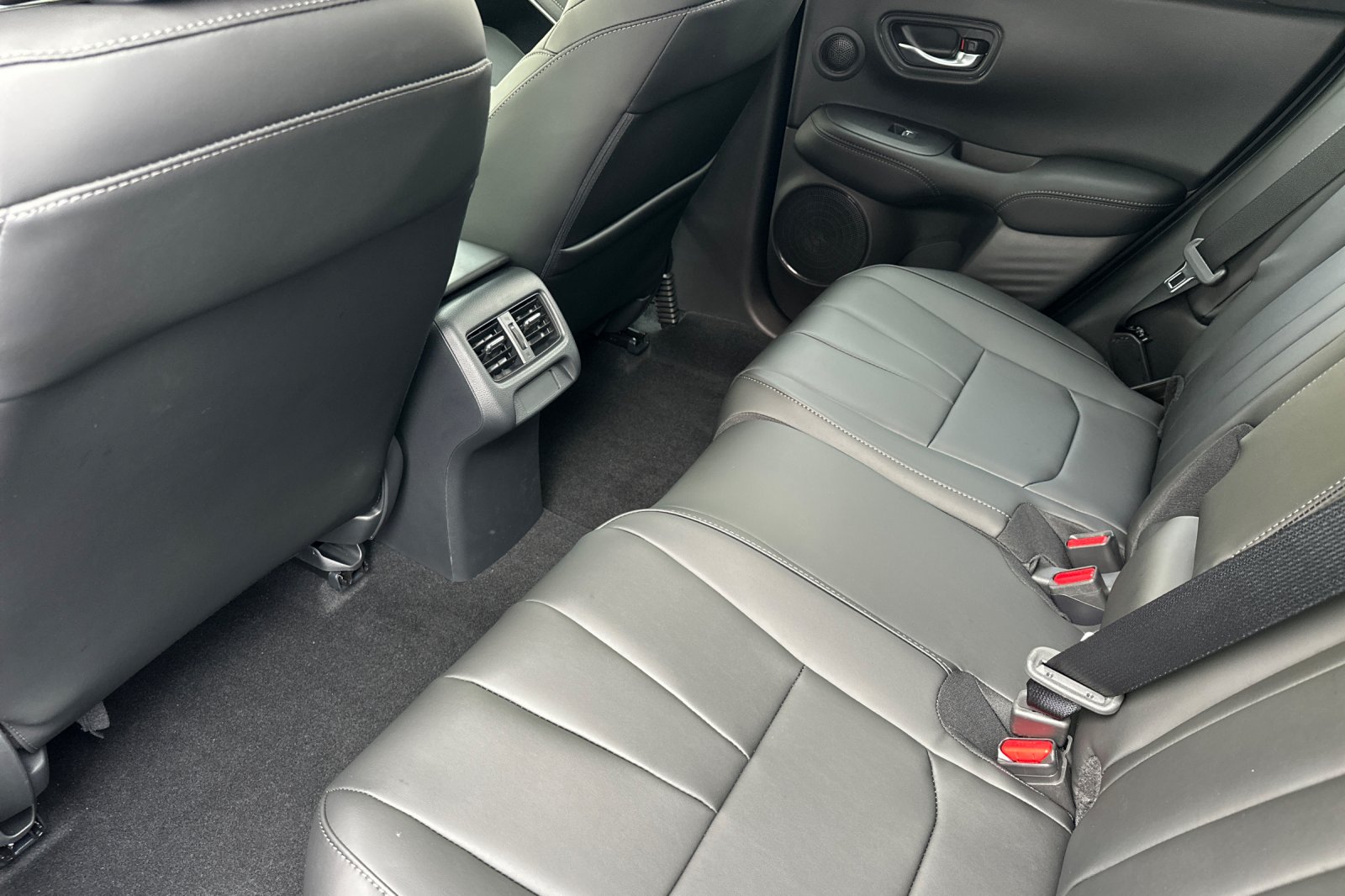 2025 Acura ADX Base - Photo 10