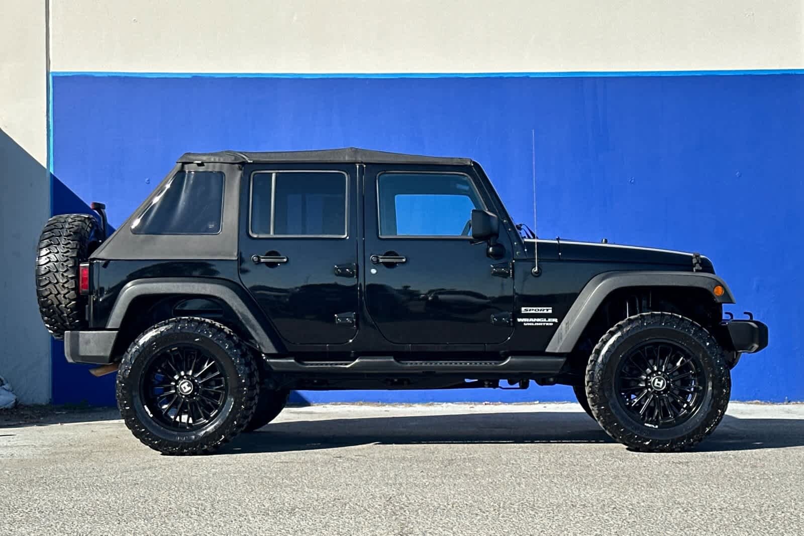 2016 Jeep Wrangler Unlimited Sport photo 2