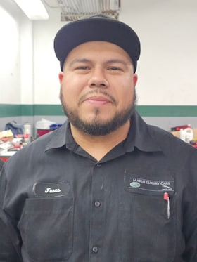 Staff member Jesus Jimenez from ID_ec2bd09f9fd1