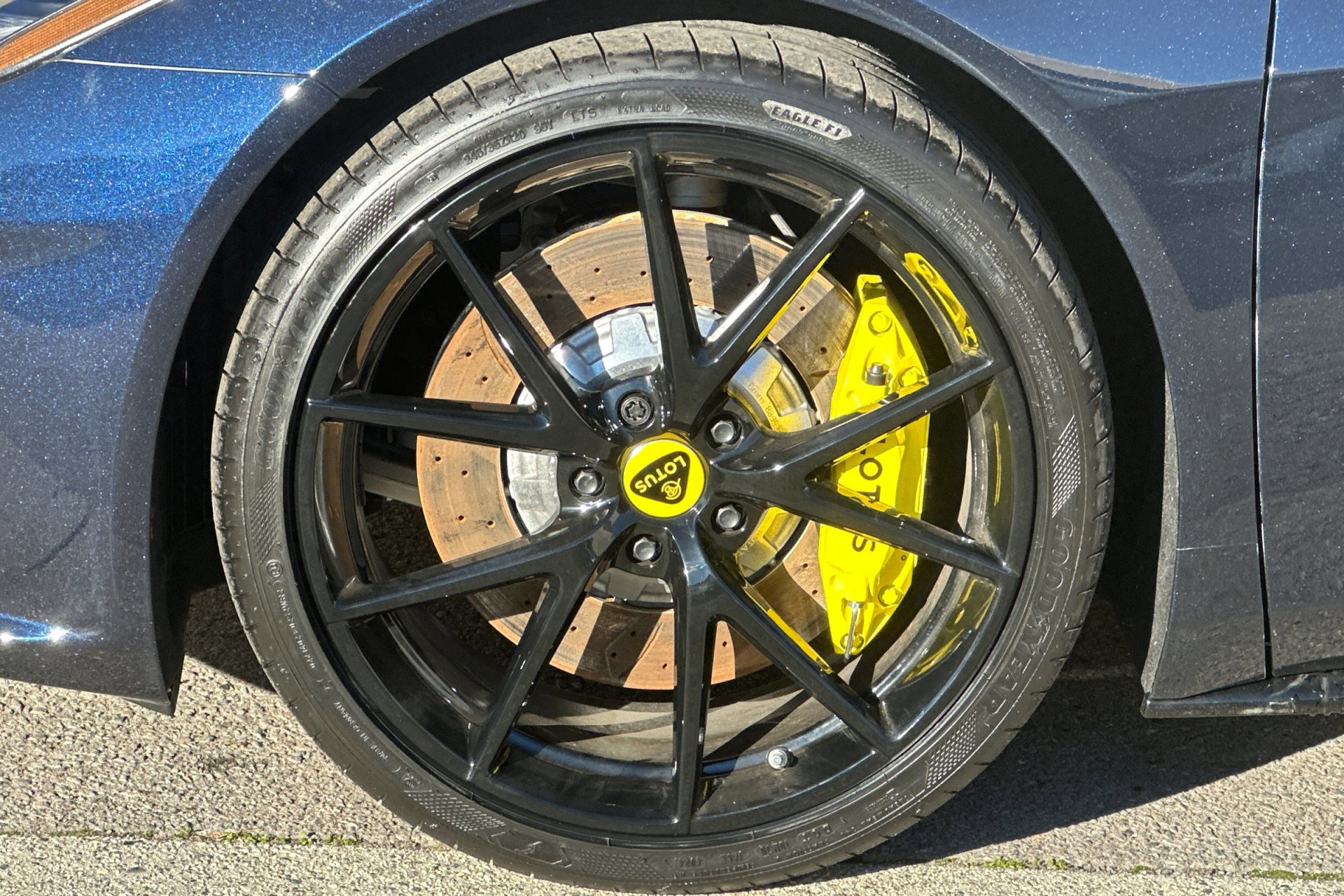 2026 Lotus Emira - Photo 10