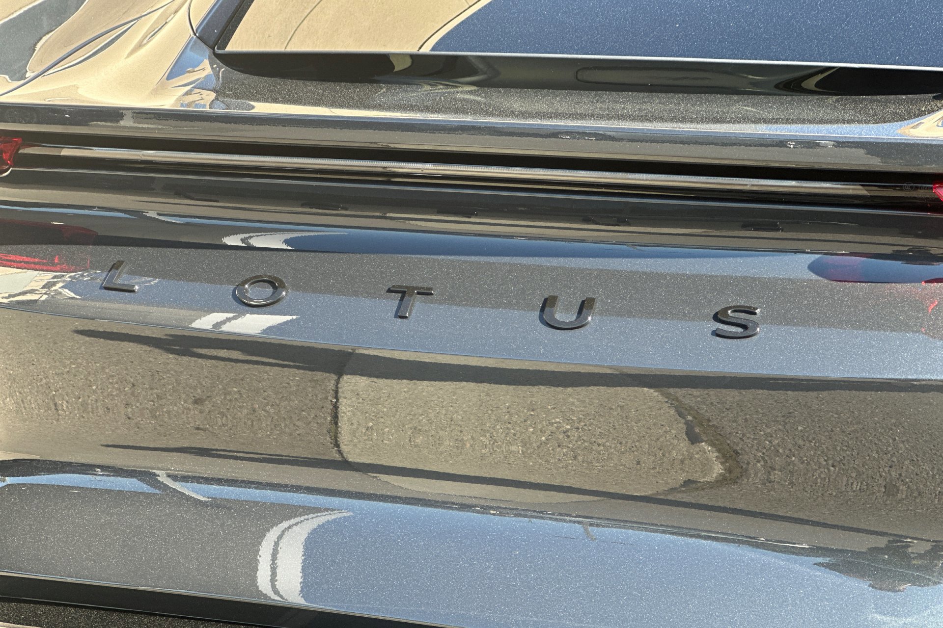 2026 Lotus Emira Turbo SE - Photo 11