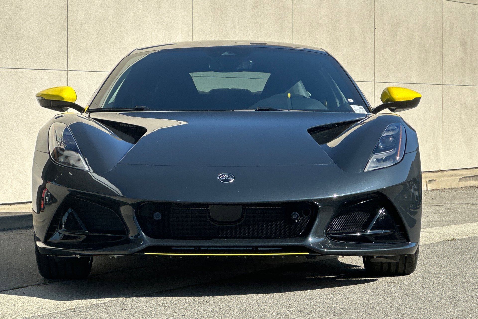 2026 Lotus Emira Turbo SE - Photo 9