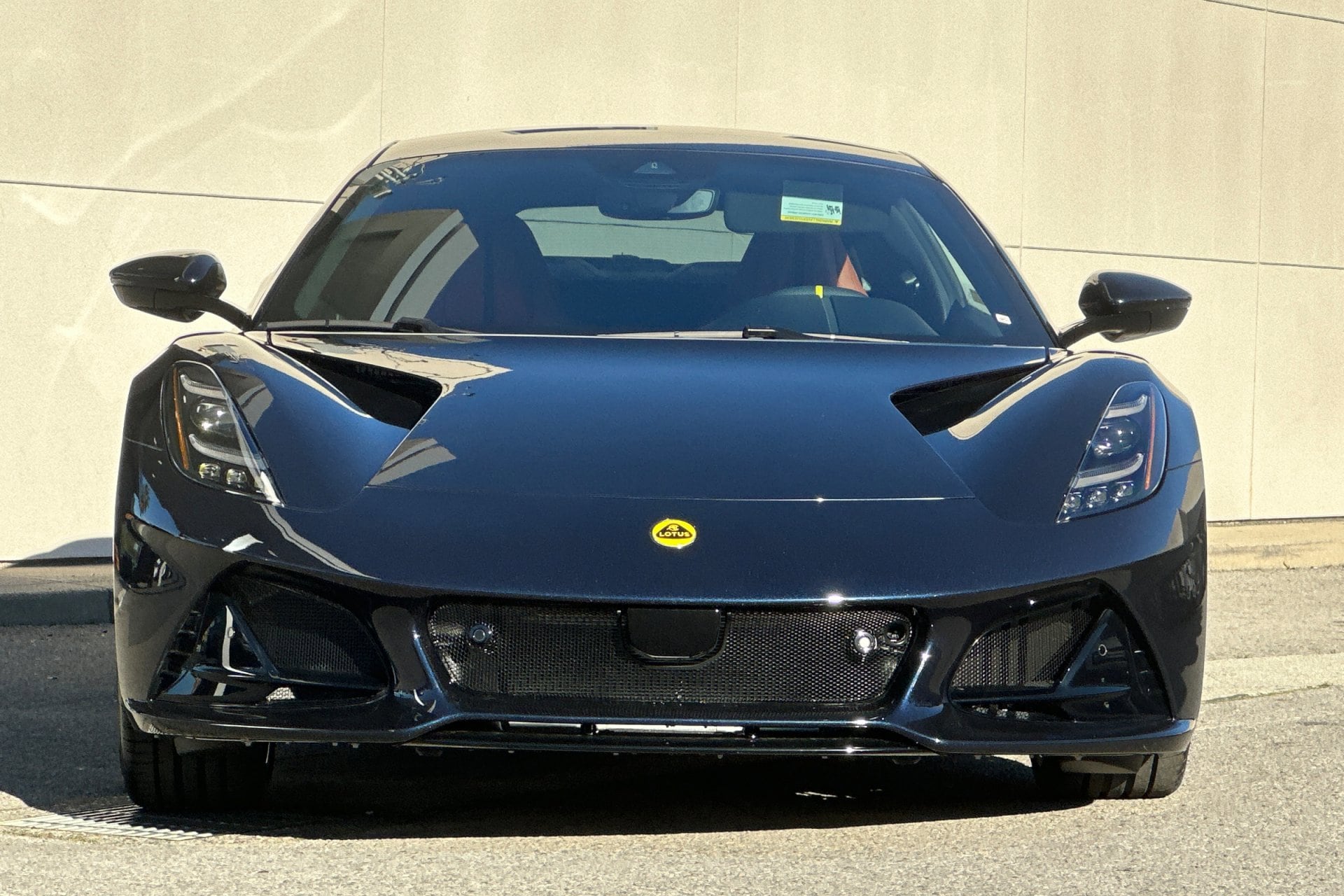2026 Lotus Emira - Photo 9