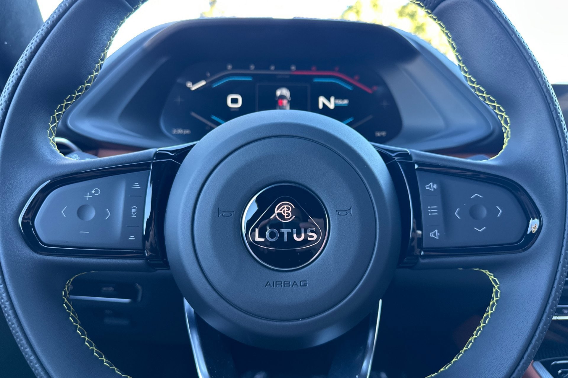 2026 Lotus Emira - Photo 23