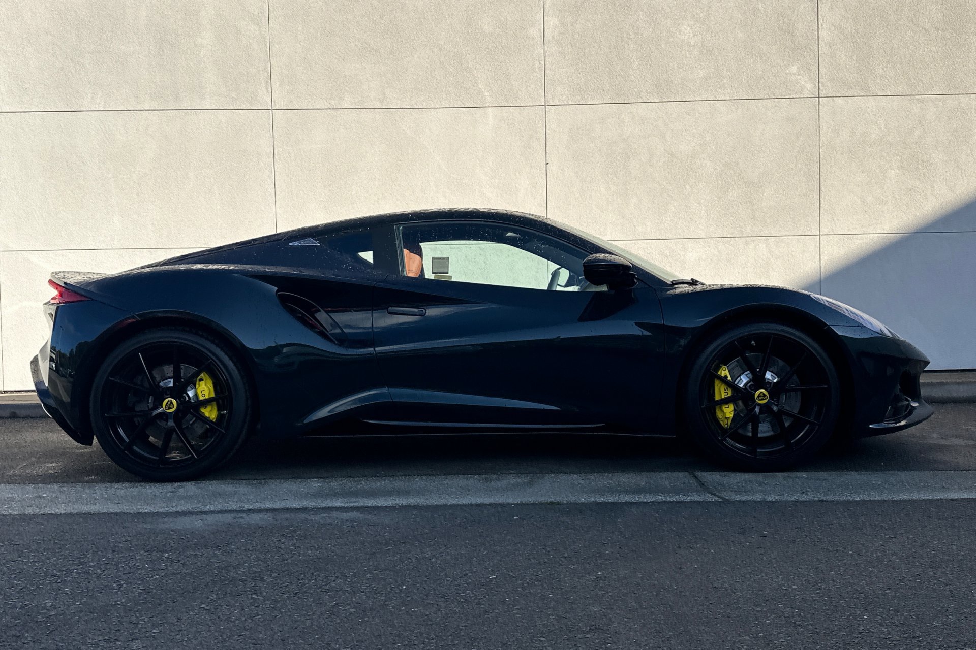 2026 Lotus Emira Turbo SE - Photo 7