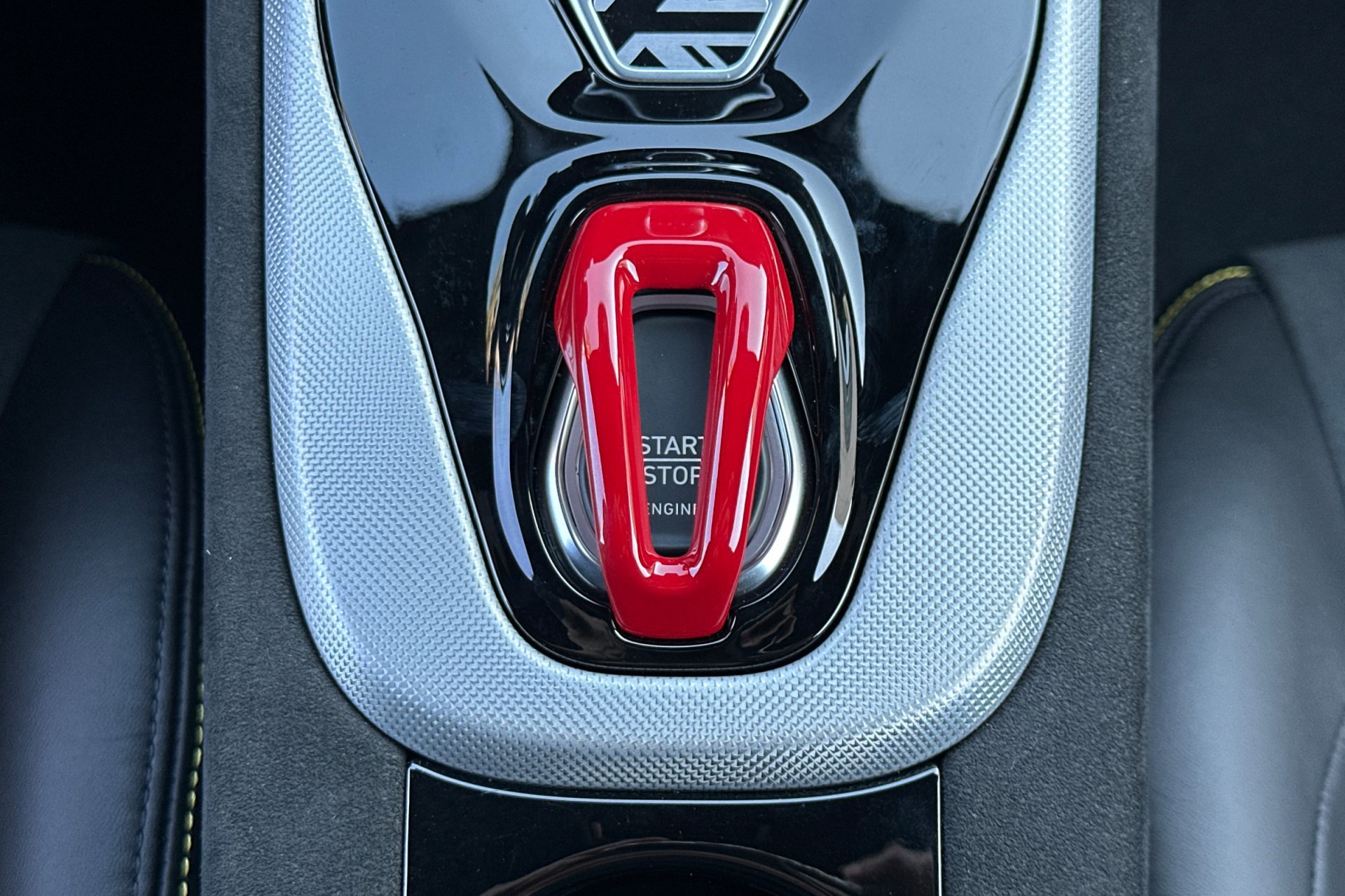 2026 Lotus Emira Turbo SE - Photo 23