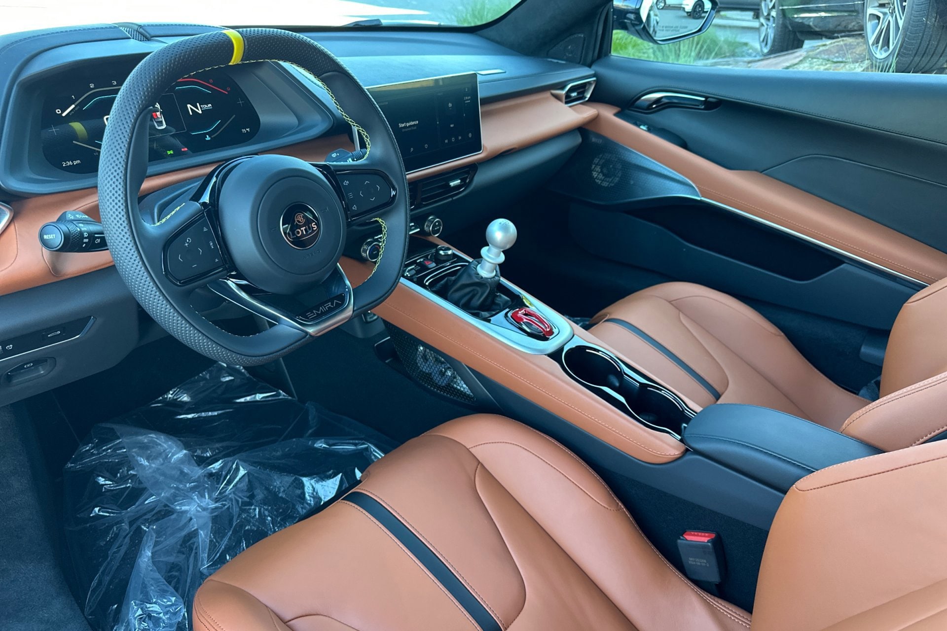 2026 Lotus Emira - Photo 12