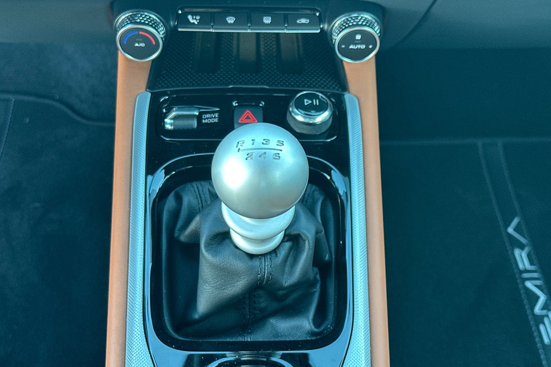 2026 Lotus Emira - Photo 21