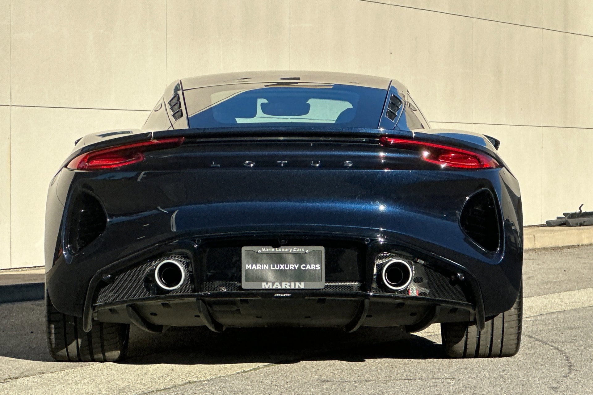 2026 Lotus Emira - Photo 6