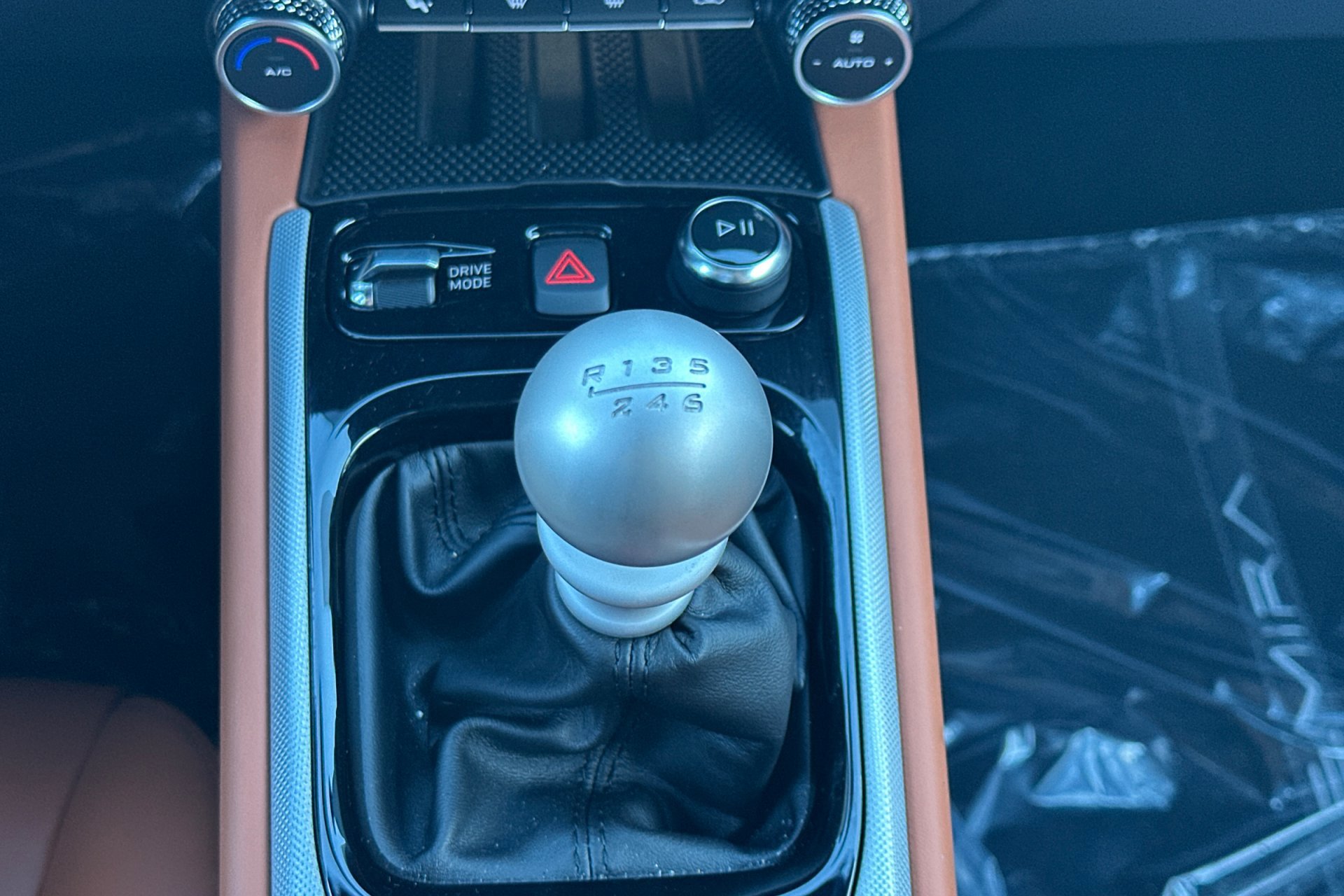 2026 Lotus Emira - Photo 21
