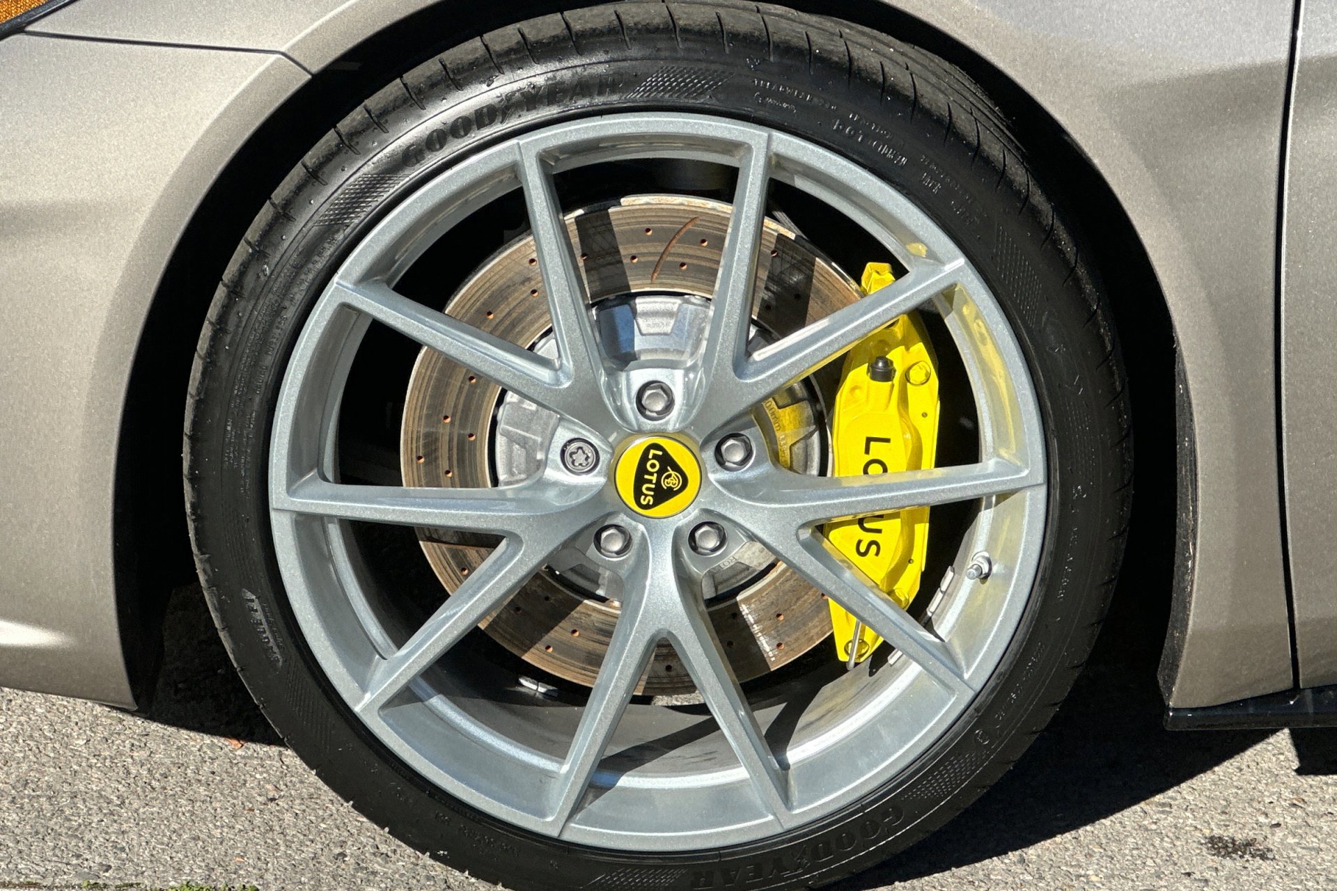 2026 Lotus Emira - Photo 10