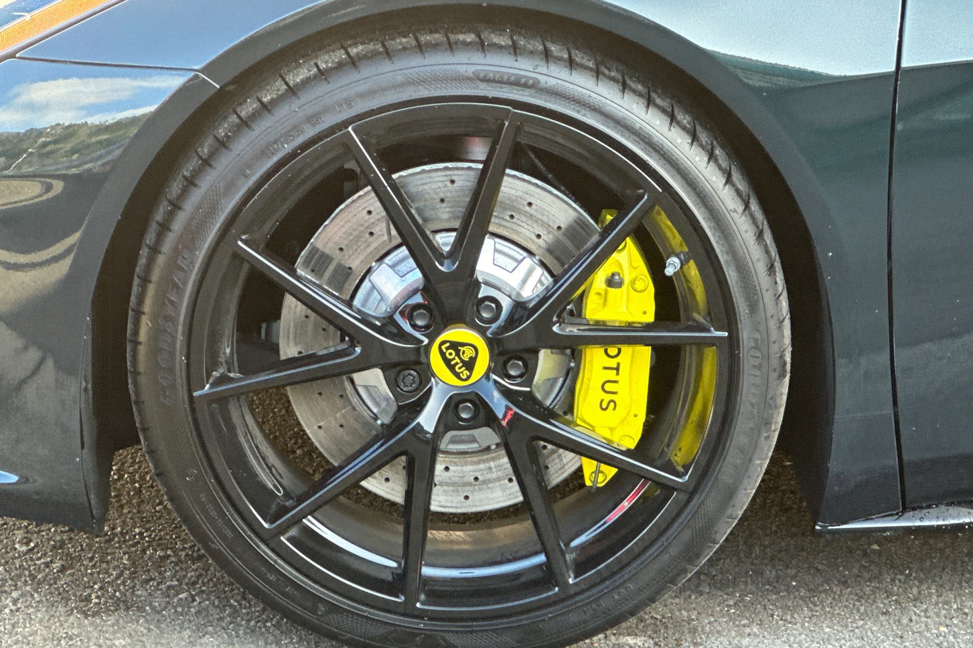 2026 Lotus Emira Turbo SE - Photo 10