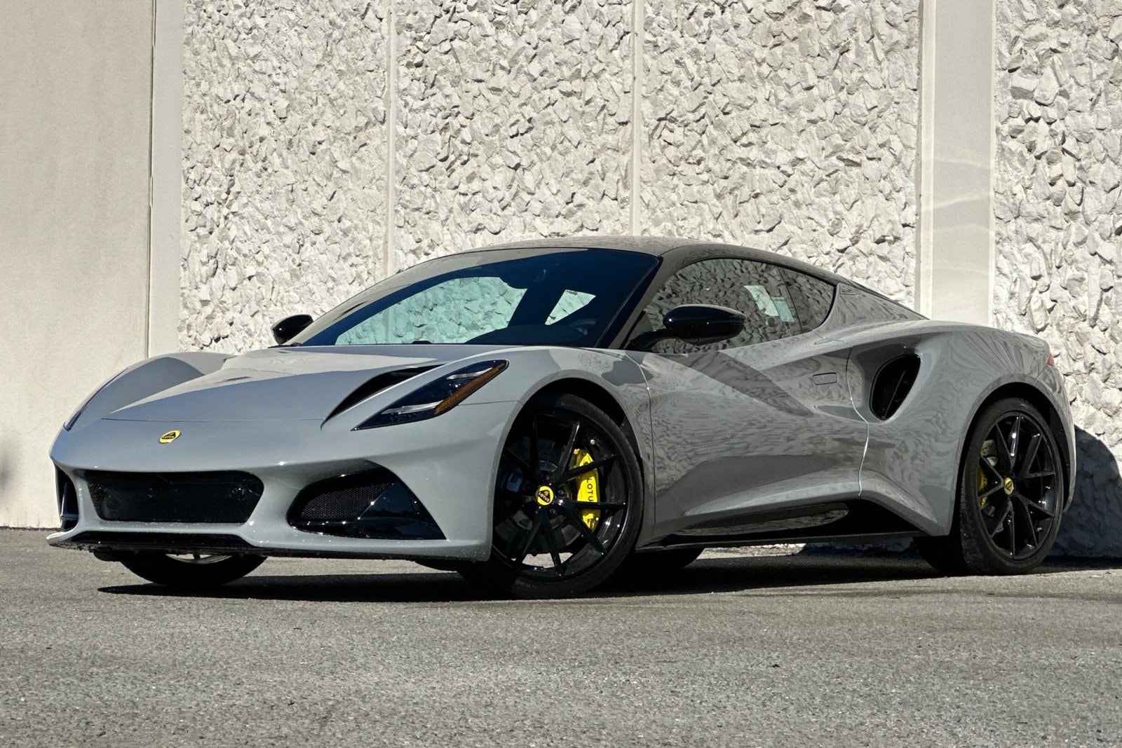 2024 Lotus Emira First Edition's photo