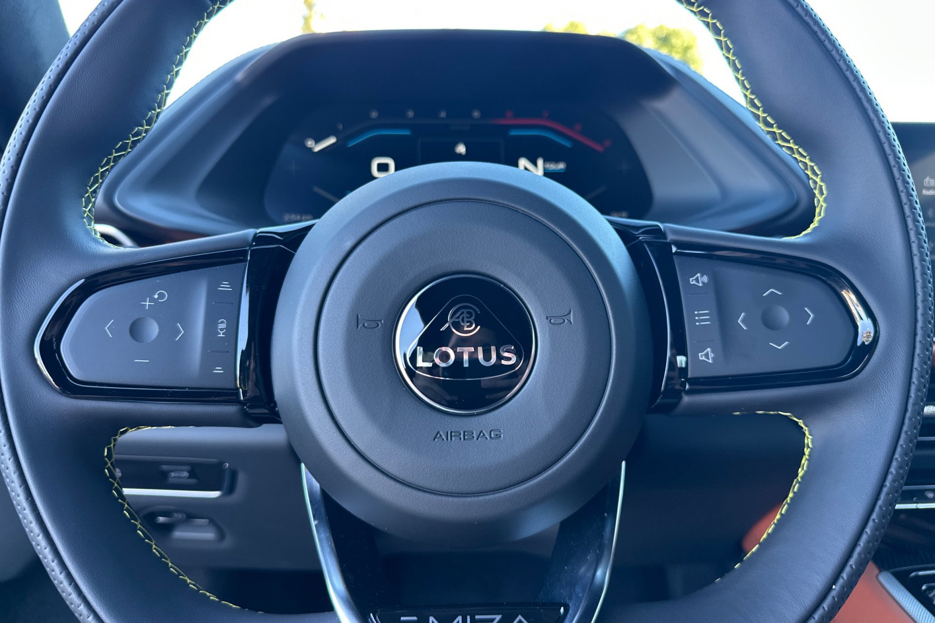 2026 Lotus Emira - Photo 23
