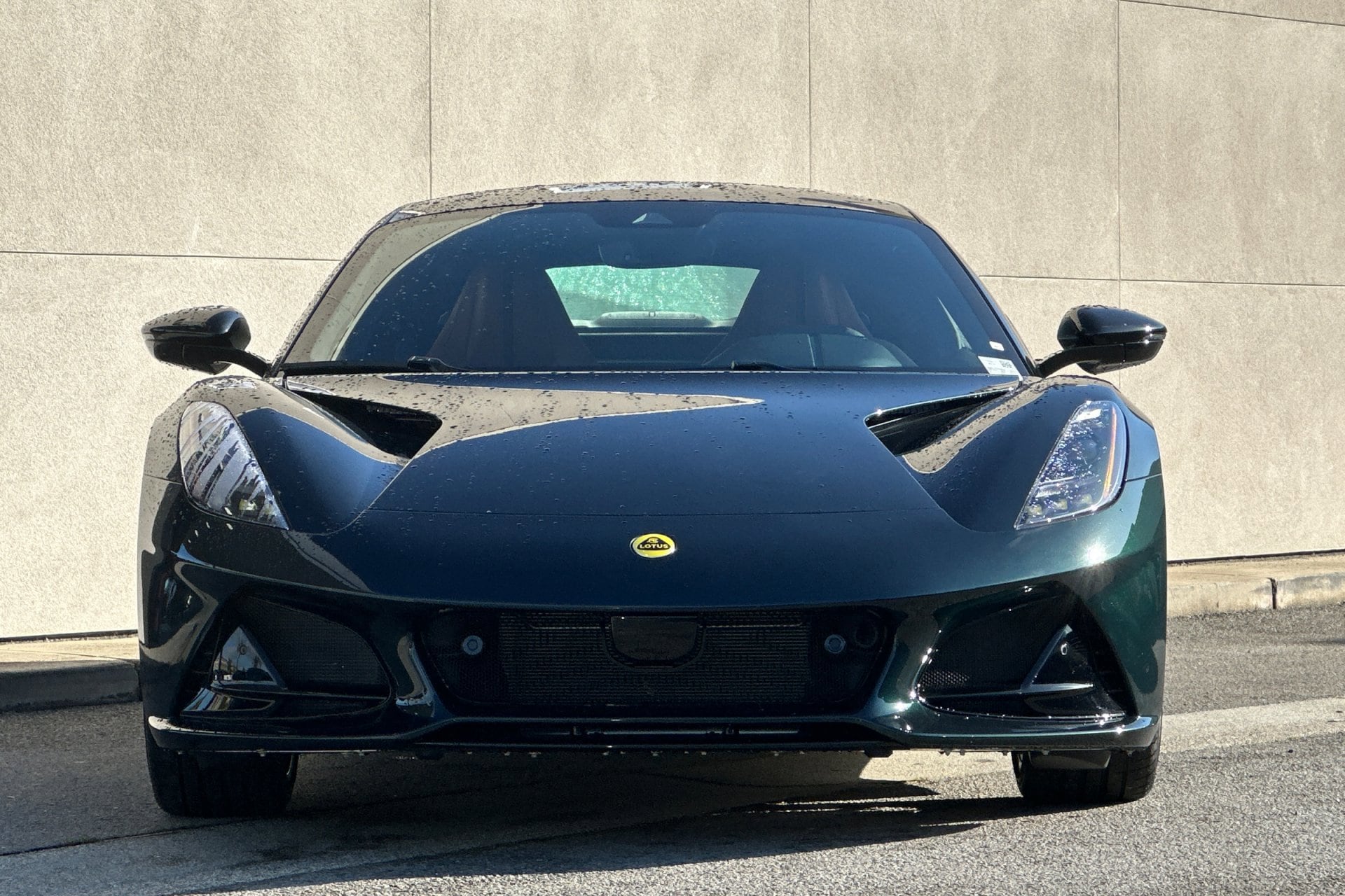 2026 Lotus Emira Turbo SE - Photo 9