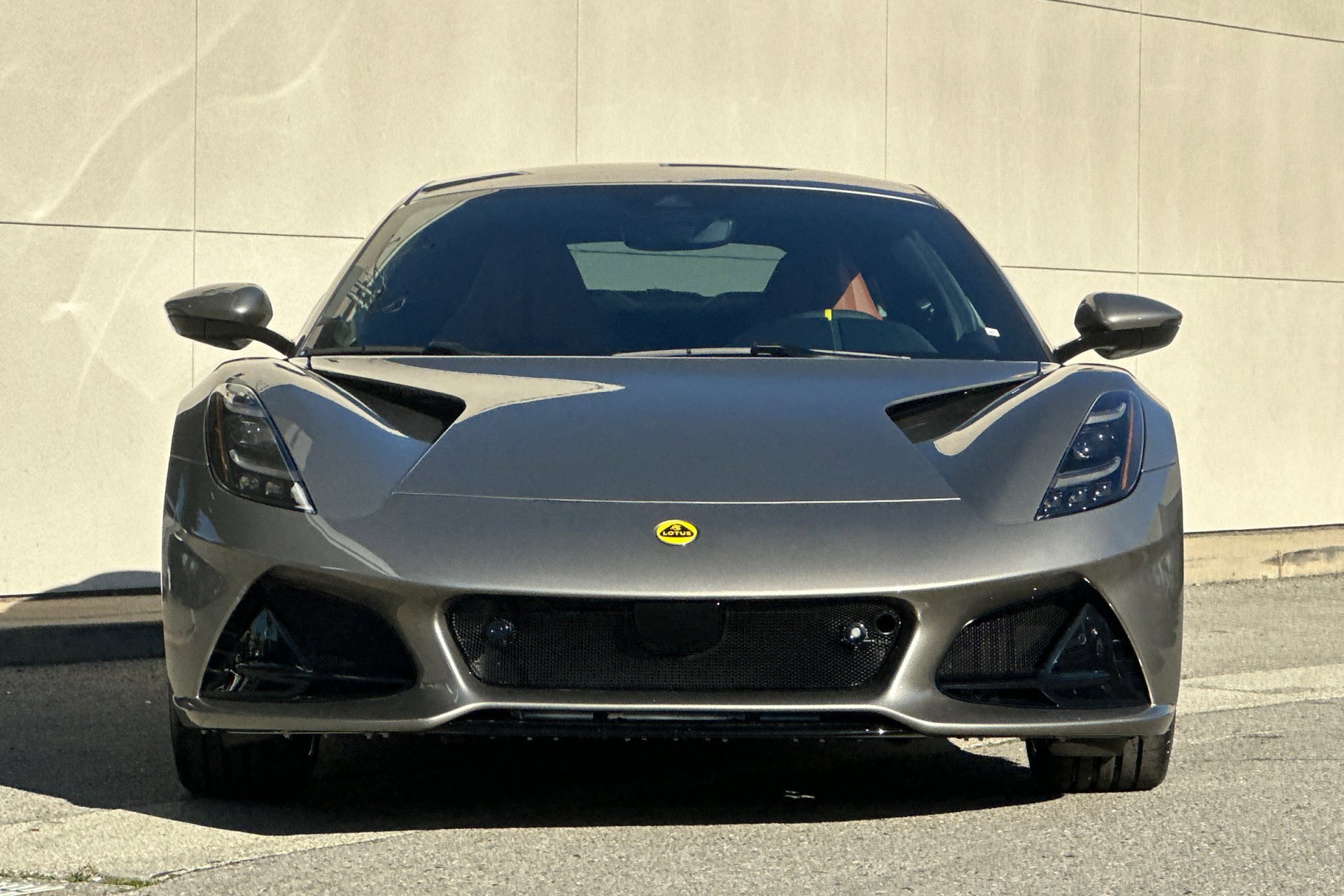 2026 Lotus Emira - Photo 9