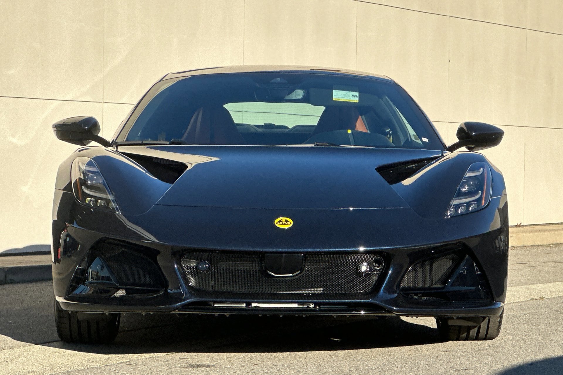 2026 Lotus Emira - Photo 9