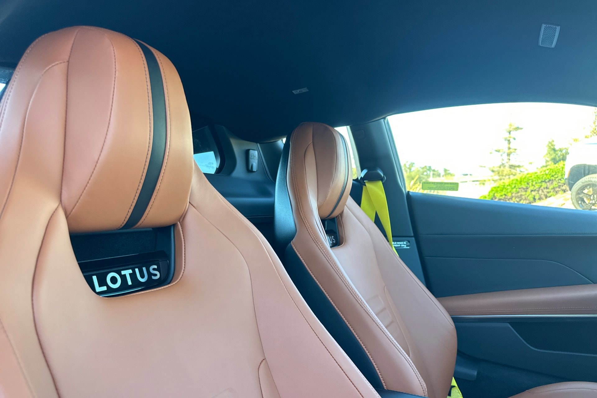2026 Lotus Emira - Photo 17