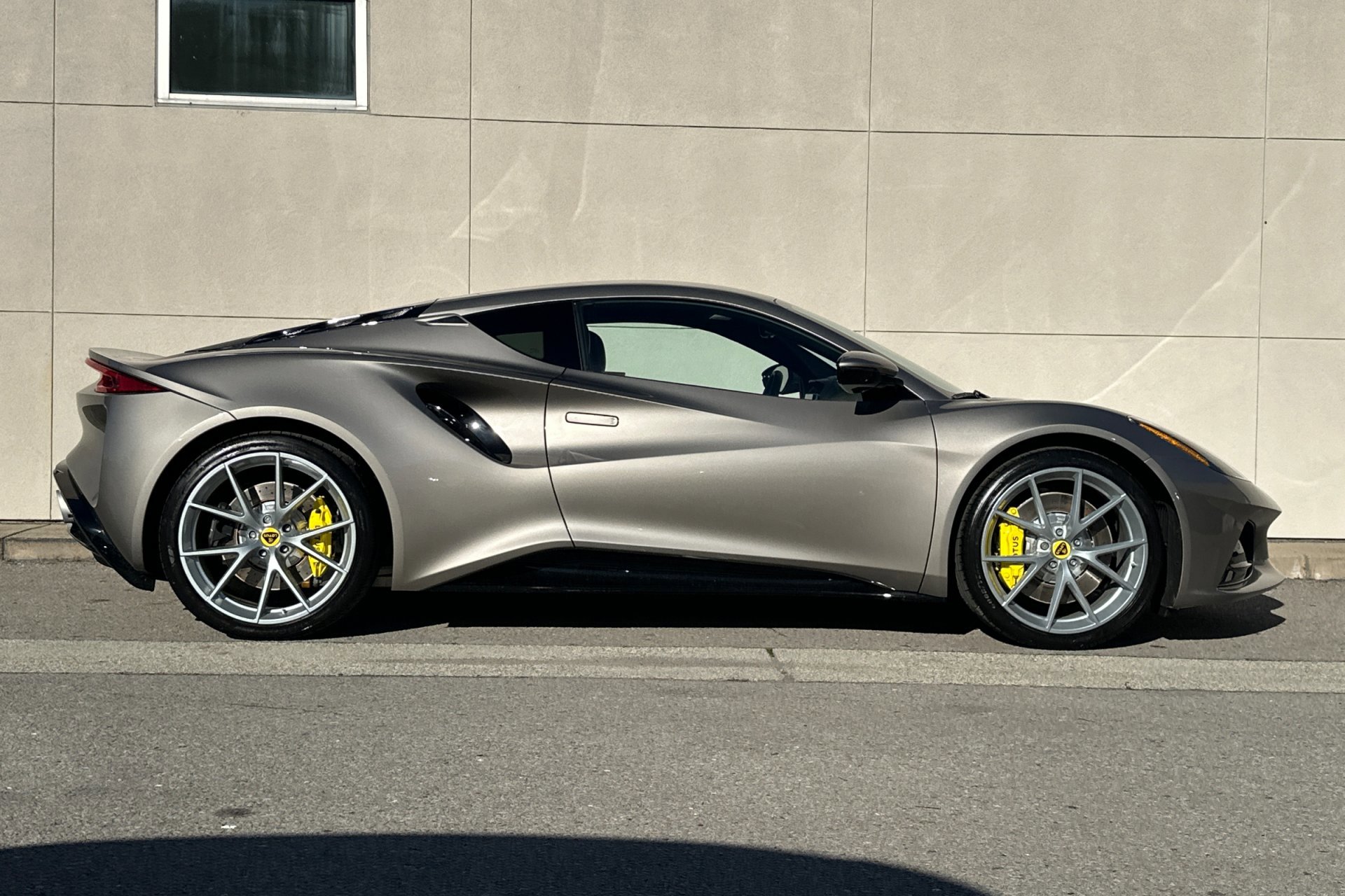 2026 Lotus Emira - Photo 7