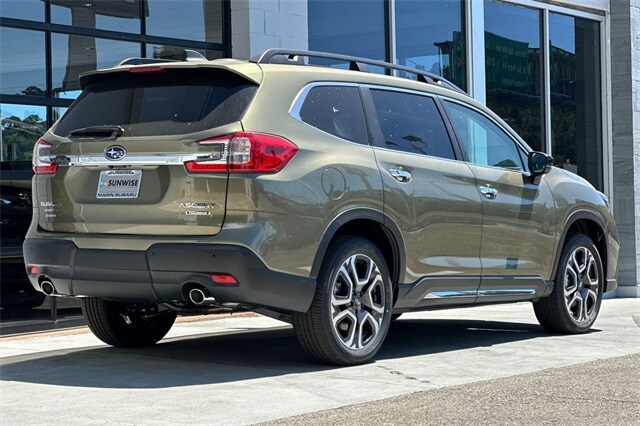 2025 Subaru Ascent Touring photo 3