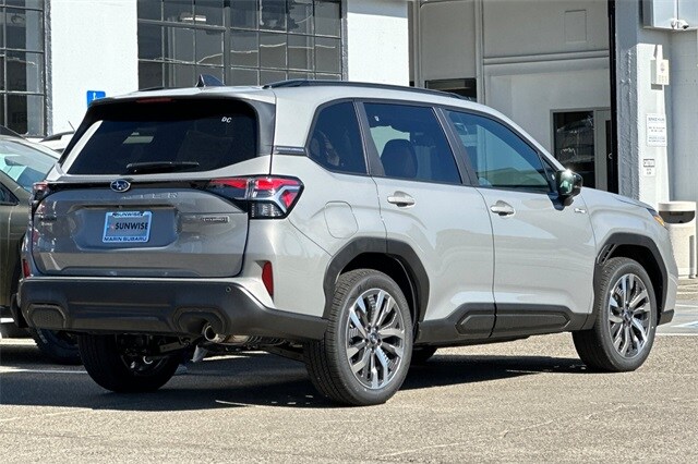 2025 Subaru Forester Touring photo 2