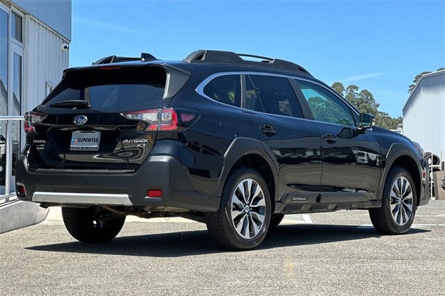 2025 Subaru Outback Limited XT photo 3