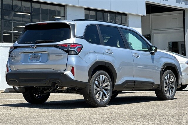 2025 Subaru Forester Touring photo 3