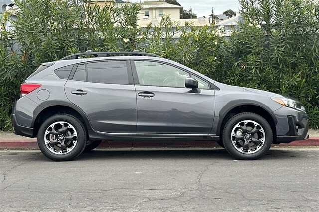 2023 Subaru Crosstrek Premium photo 2