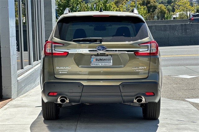 2025 Subaru Ascent Touring photo 4