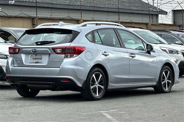 2022 Subaru Impreza Premium photo 2