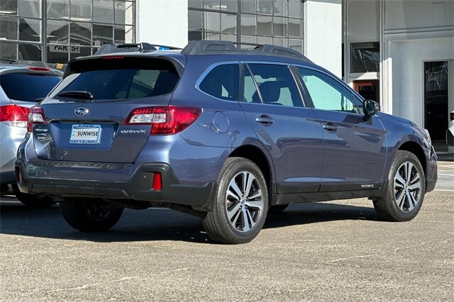 2018 Subaru Outback 2.5i Limited photo 3
